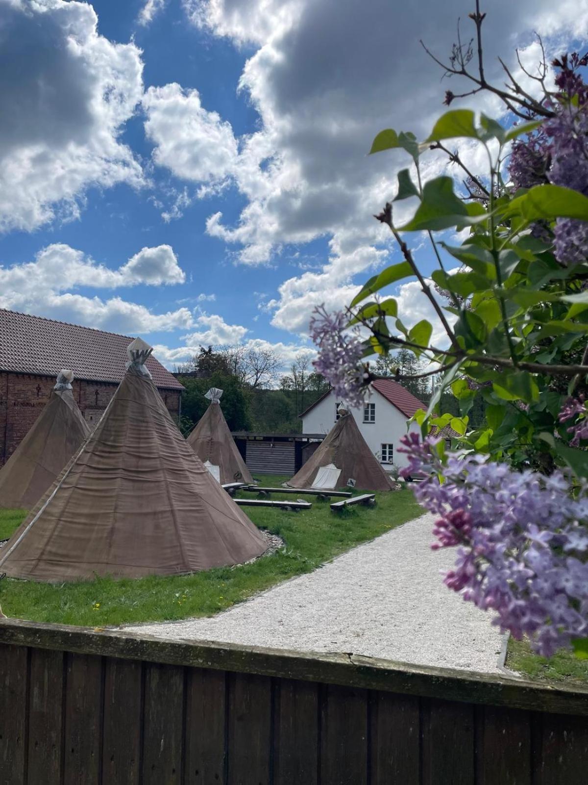 Kuckunniwi Tipidorf Hotel Tauche Eksteriør billede